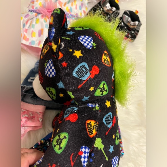 Build-A-Bear Lot Rocker Bear with AUX Cable Girl Clothes and Skechers - Picture 5 of 12